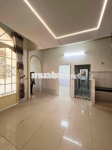 Nhà diện tích rộng rãi hẻm 1716 Huỳnh Tấn Phát giá 7,5 tr