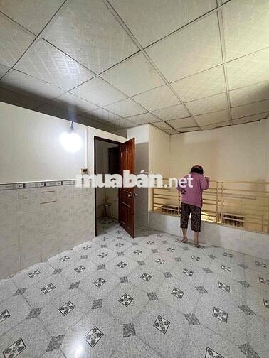 Nhà diện tích rộng rãi hẻm 1716 Huỳnh Tấn Phát giá 7,5 tr