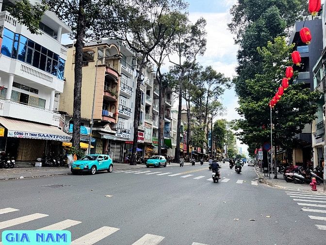 BÁN NHÀ MẶT TIỀN KINH DOANH : 285A NGUYỄN CHÍ THANH - P. 15 - Q. 5-HCM