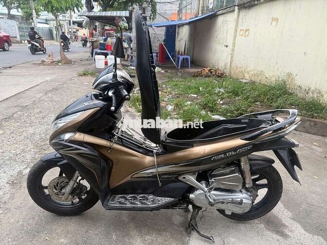Honda Air Blade 110cc Đen Vàng Đồng 63567 km