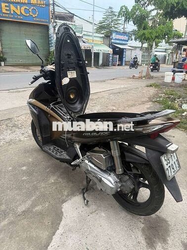 Honda Air Blade 110cc Đen Vàng Đồng 63567 km