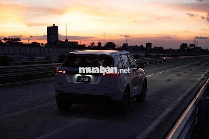 Jaecoo J5 Hev hiệu suất cao ưu đãi cọc tiên phong