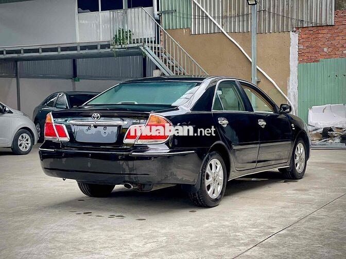 Toyota Camry 2.4G 2005 Số sàn 5 cấp Đen