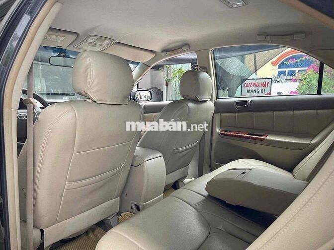 Toyota Camry 2.4G 2005 Số sàn 5 cấp Đen