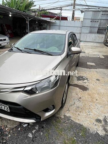 Toyota Vios Số sàn Vàng cát