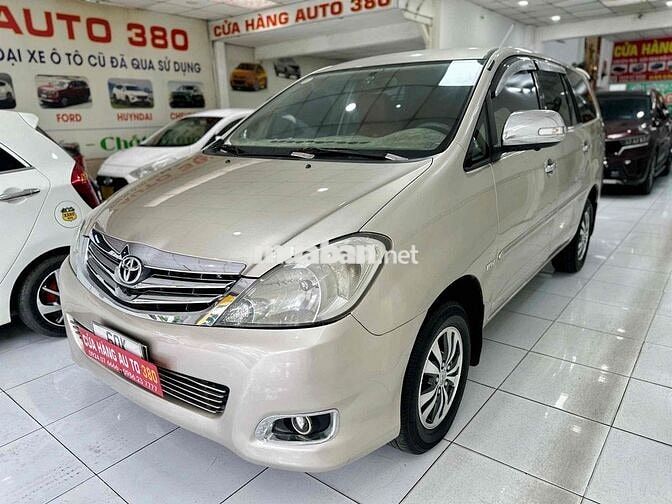 Toyota Innova 2011 V Tự động Vàng cát