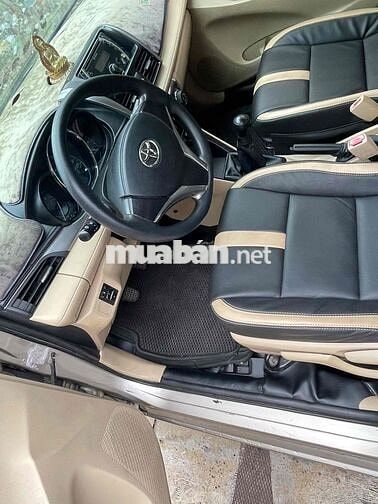 Toyota Vios Số sàn Vàng cát