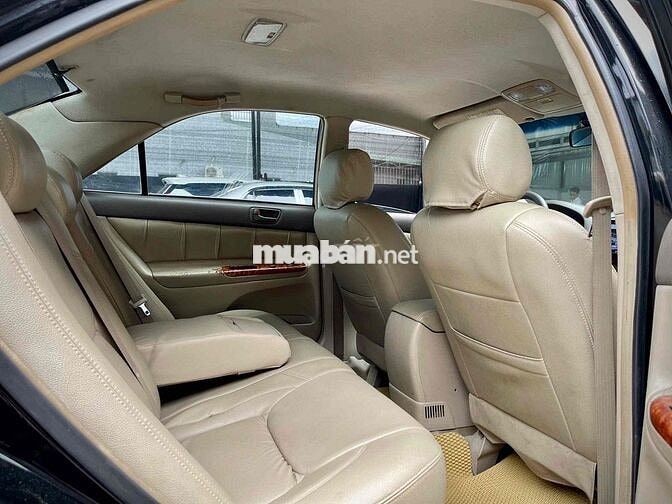 Toyota Camry 2.4G 2005 Số sàn 5 cấp Đen
