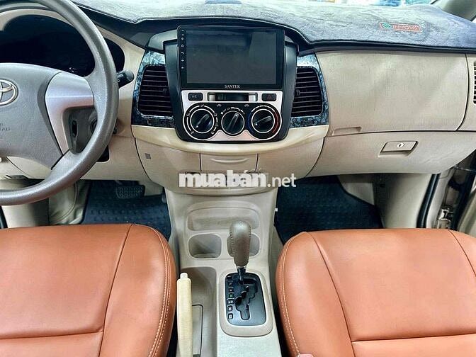 Toyota Innova 2011 V Tự động Vàng cát