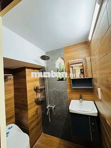 Cho thuê phòng tại mặt tiền số 235 Nguyễn Duy Dương Quận 10