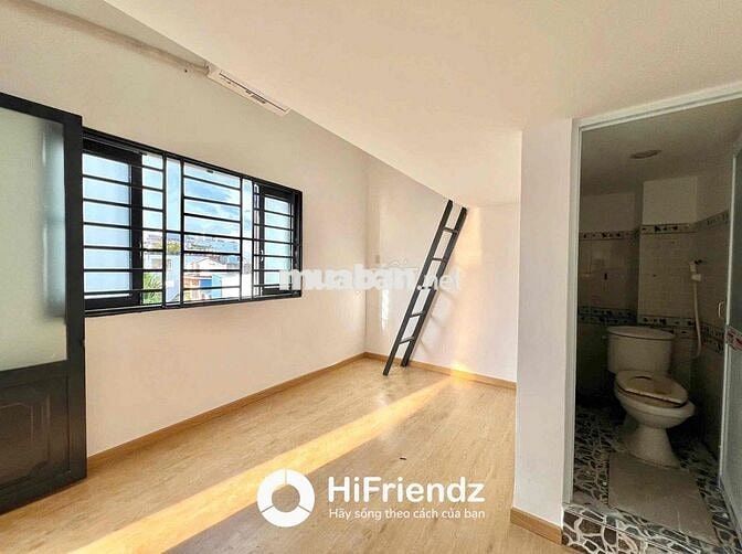 PHÒNG TRỌ  NỘI THẤT CƠ BẢN CỬA SỔ TRỜI NGAY BÌNH TRỊ ĐÔNG