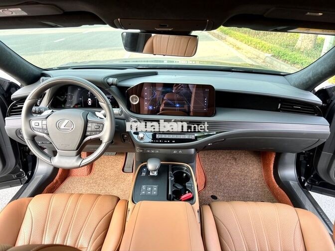 Lexus LS 500h 2025 Hybrid Đen 700km