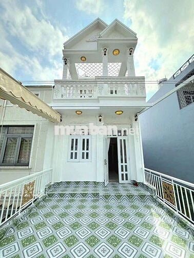 Bán nhà hẻm 1806, Huỳnh Tấn Phát, ô tô đậu trong nhà. 4pn, shr