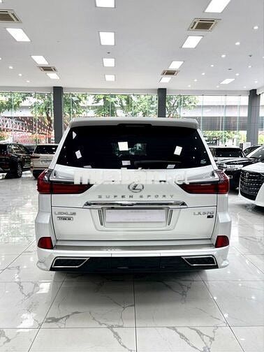 Lexus LX570 Super Sport 2021 Trắng Trung Đông