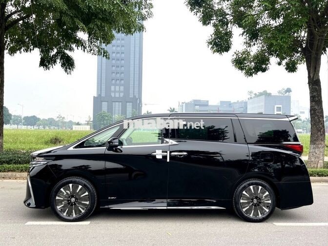 Toyota Alphard HEV 2026 2.5 AT Hybrid Đen