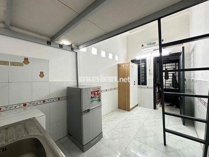 Cho thuê phòng gác nội thất đầy đủ giá rẻ gần Đại Học Văn Hiến
