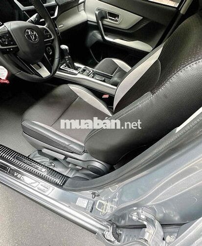 Toyota Veloz Cross 1.5 CVT 2024 Bạc 7 chỗ 55.000km
