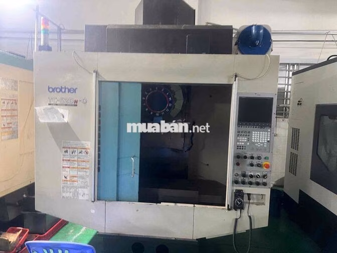 Thợ Phay CNC và thợ phụ việc CƠ KHÍ