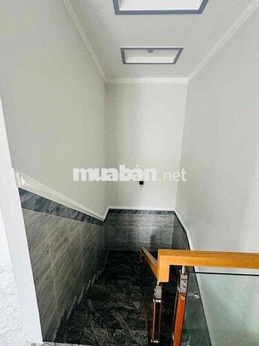 Cho thuê nhà có nội thất Gar ô tô Bửu Long