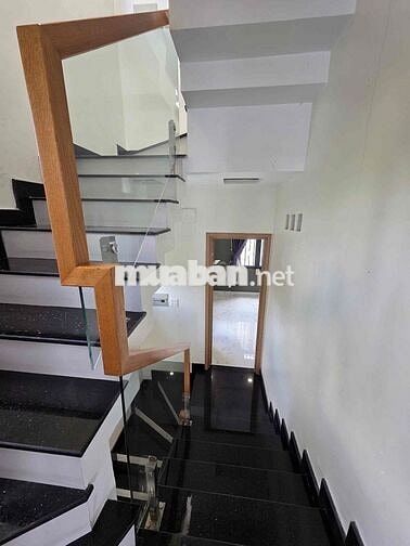 ĐỐI DIỆN VINCOM THỦ ĐỨC- VÕ VĂN NGÂN LINH CHIỂU NHÀ 2 LẦU 4PN 4WC Ở +V