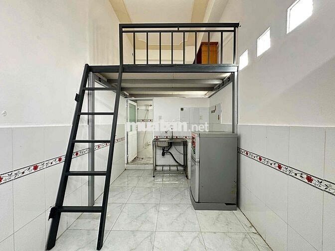 Cho thuê phòng gác nội thất đầy đủ giá rẻ gần Đại Học Văn Hiến