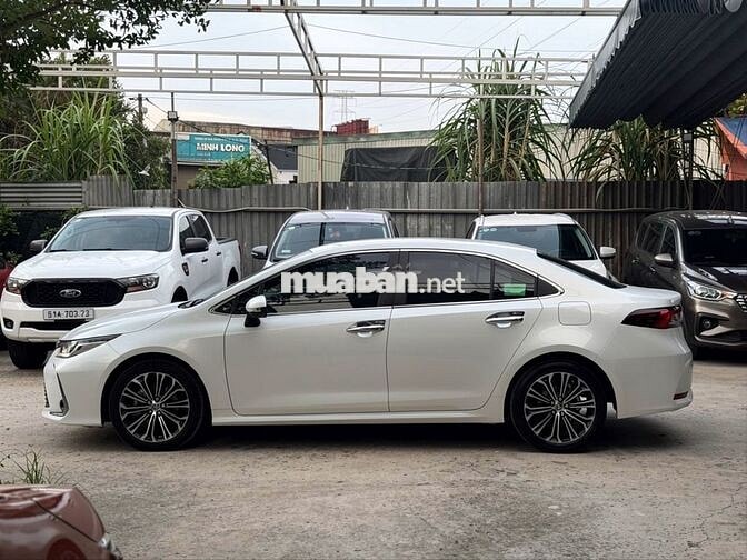Toyota Corolla Altis 1.8V 2022 Trắng