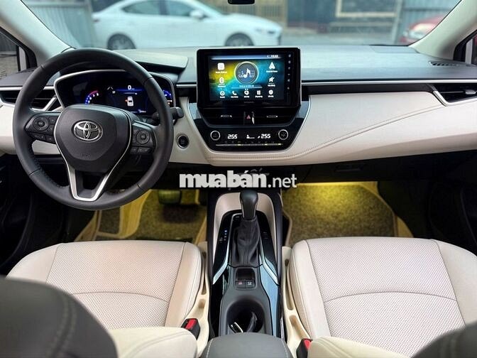 Toyota Corolla Altis 1.8V 2022 Trắng