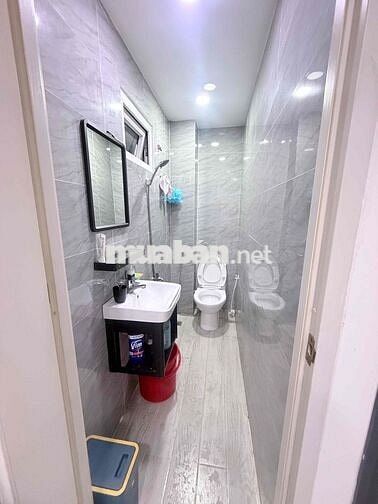 CHO THUÊ NHÀ MẶT TIỀN ĐẸP VIP P7 Q5