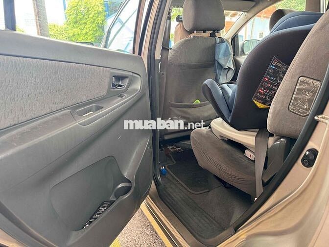 Toyota Innova E 2013 Vàng nâu