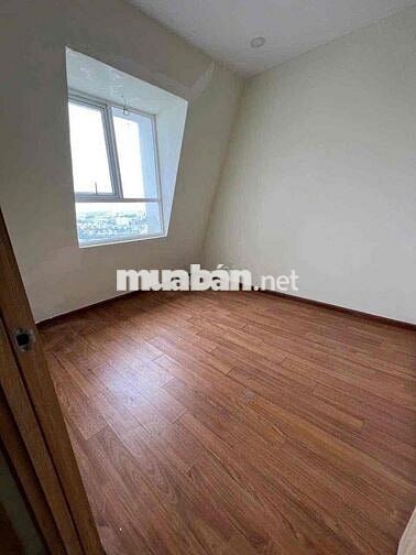 Căn DUPLEX Thông tầng có 4PN và 4WC; Có Full máy lạnh. Giá 12 tr/thang