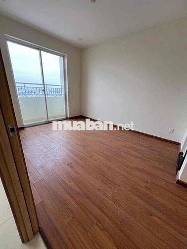 Căn DUPLEX Thông tầng có 4PN và 4WC; Có Full máy lạnh. Giá 12 tr/thang