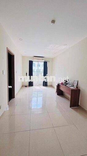 Căn DUPLEX Thông tầng có 4PN và 4WC; Có Full máy lạnh. Giá 12 tr/thang