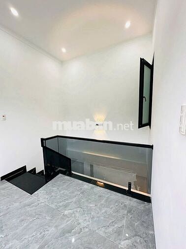 Nhà 1 trệt 1 lầu đẹp mê ngay trung tâm Pleiku full nội thất