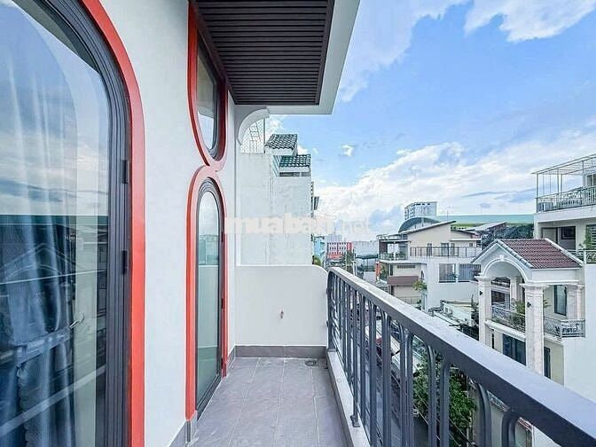 DUPLEX FULL NỘI THẤT BAN CÔNG NẰM NGAY - NGÃ TƯ HÀNG XANH