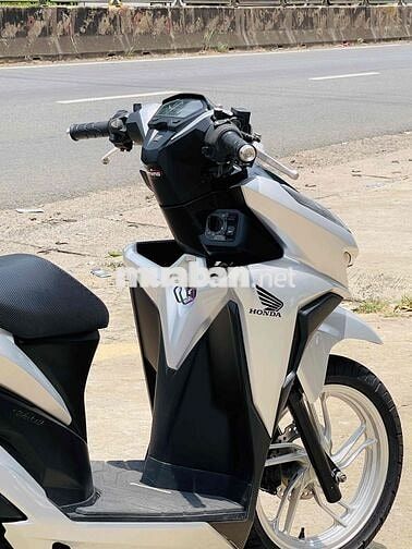 Honda Vario 150 2024 Bạc