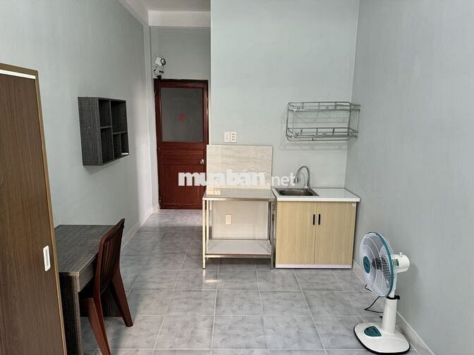 Phòng đầu NTLong, gần BV Ung Bứu, có ban công, full nội thất