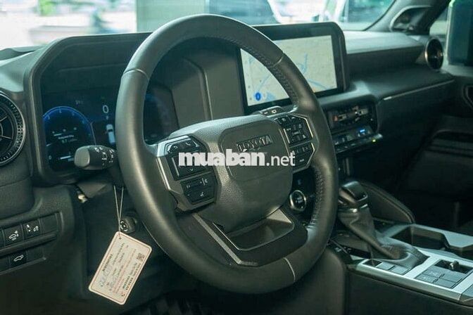 Toyota Land Cruiser Prado LC250 2025 XHĐ cao