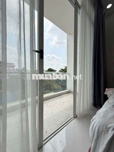 Căn hộ ban công , rộng ,cây cảnh thoáng mát