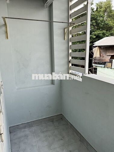 Phòng đầu NTLong, gần BV Ung Bứu, có ban công, full nội thất