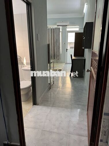 Phòng đầu NTLong, gần BV Ung Bứu, có ban công, full nội thất