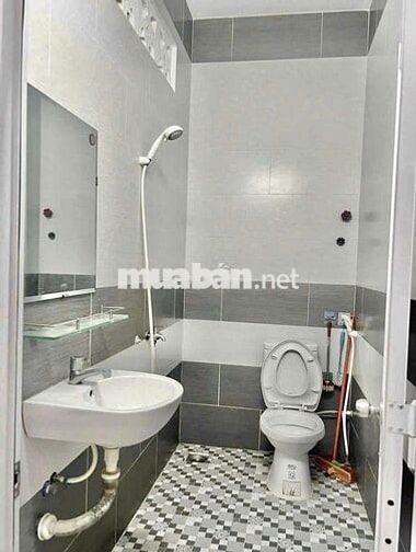 Cho Thuê Nhà 1 Trệt 1 Lầu 3PN 4x25m Mặt Tiền Nguyễn Thị Thập