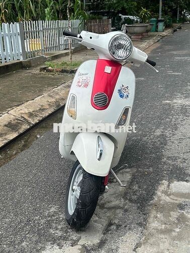 Piaggio Vespa LX Trắng, Đỏ