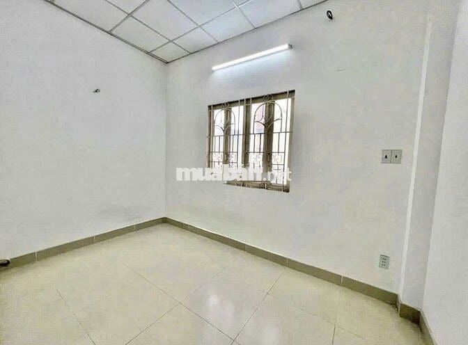 Cho Thuê Nhà 1 Trệt 1 Lầu 3PN 4x25m Mặt Tiền Nguyễn Thị Thập