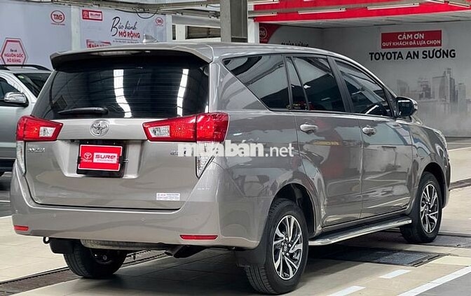 Bán Innova 2.0E Số Sàn 2022 Siêu Đẹp - Xe Gia Đình