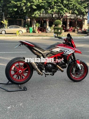 Ducati Hyper 821 31000 km Carbon