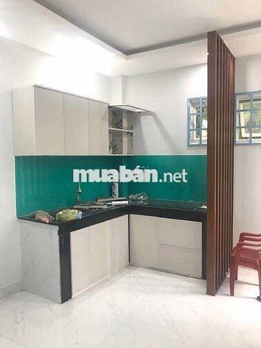 Cho thuê nhà nguyên căn 1 trệt 2 lầu ngay công viên gia định giá 10tr