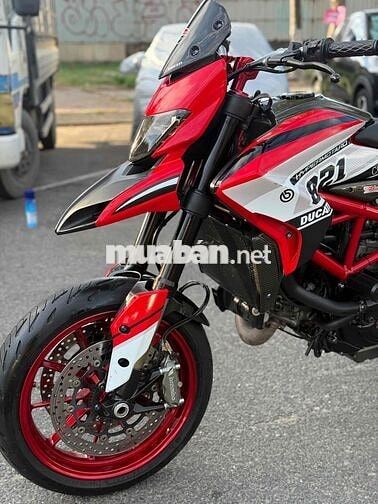 Ducati Hyper 821 31000 km Carbon