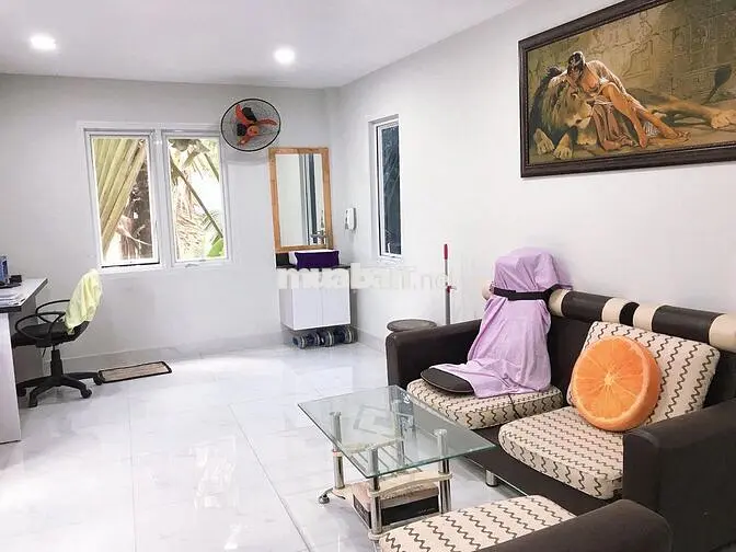 Cho thuê nhà nguyên căn 1 trệt 2 lầu ngay công viên gia định giá 10tr