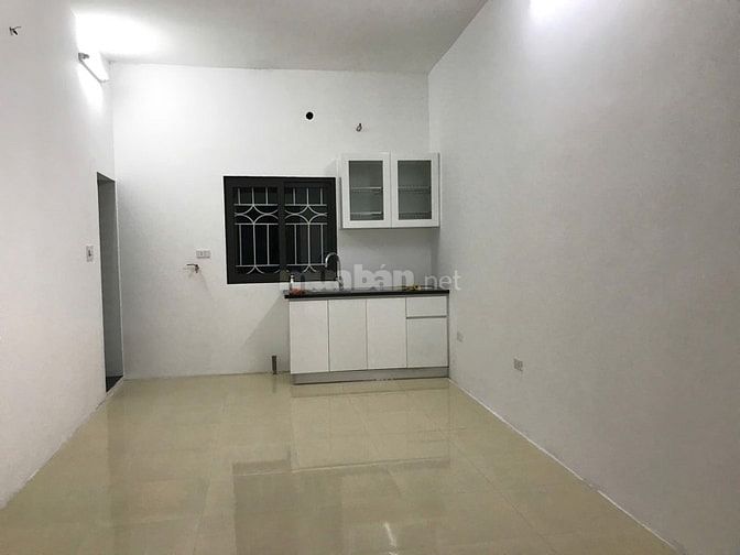 Chính chủ cho thuê căn hộ khép kín 20 m2, tầng 2, số 45 Trần Phú