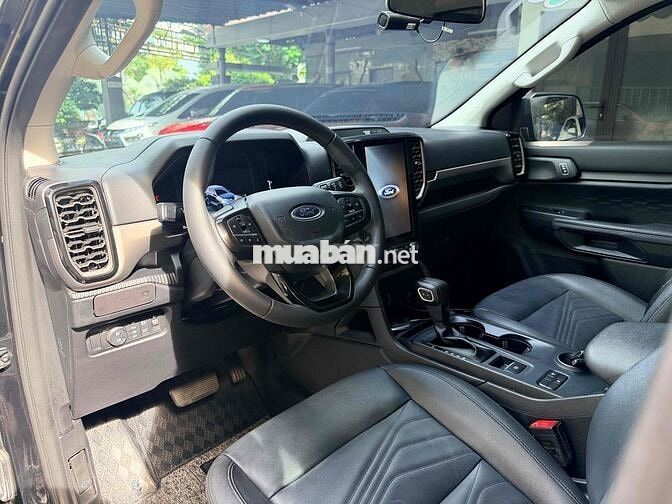Ford Everest 2024 SUV Đen